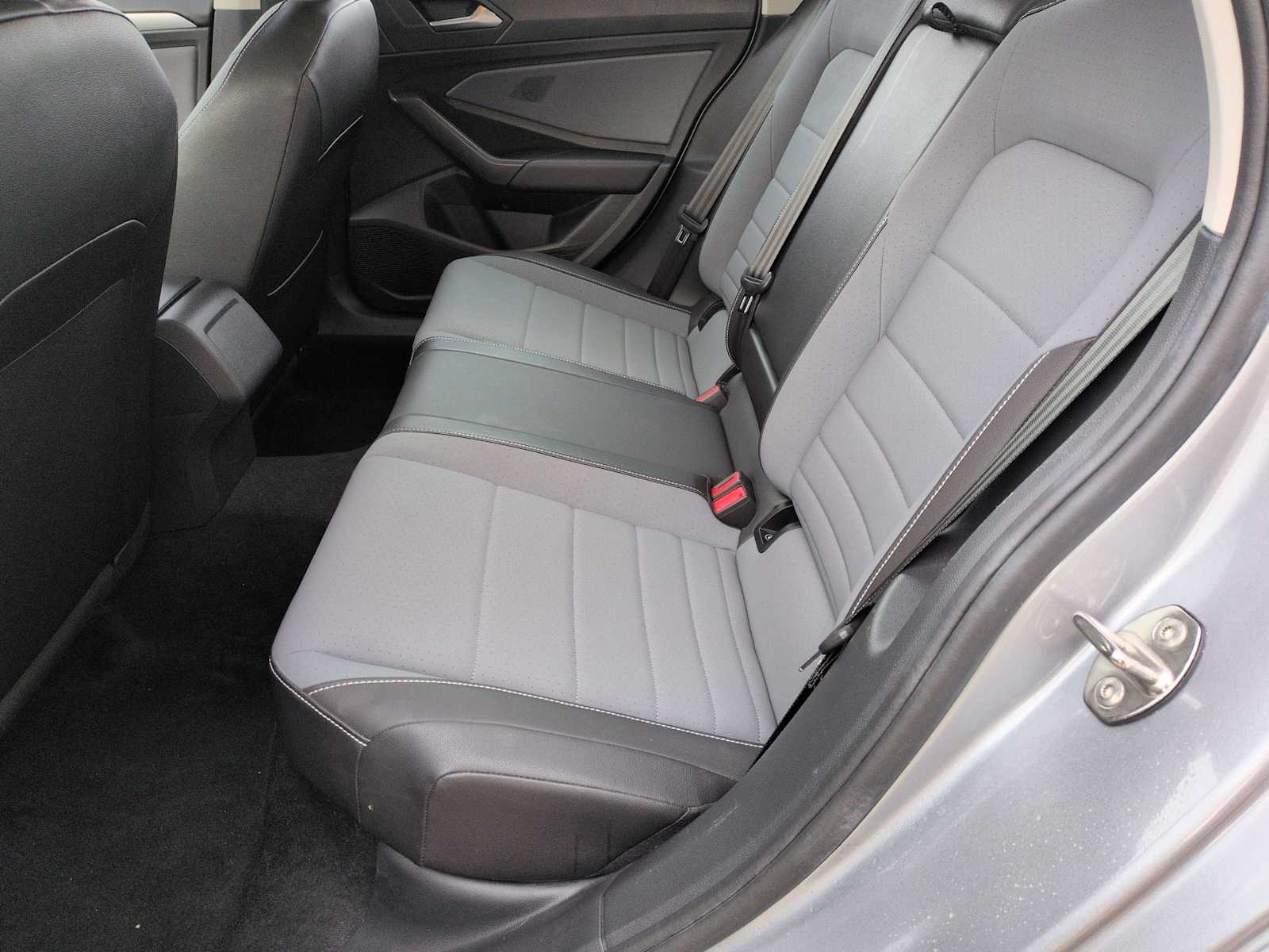 Thumbnail: 2025 Volkswagen Jetta - 17