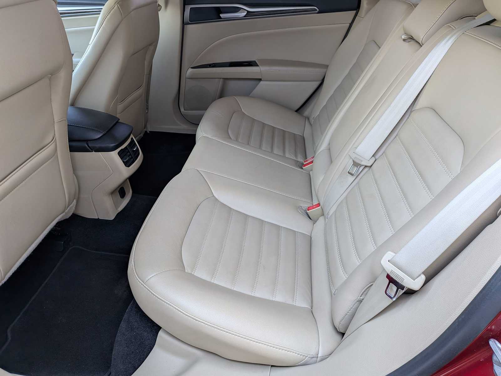 Thumbnail: 2014 Ford Fusion - 18