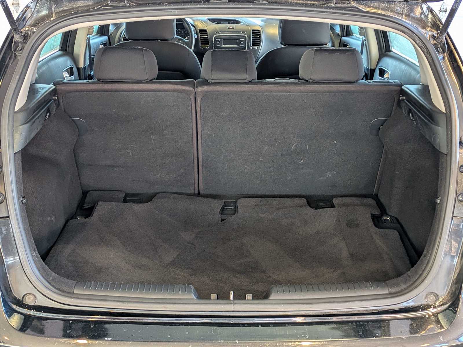 Thumbnail: 2017 Kia Forte - 28