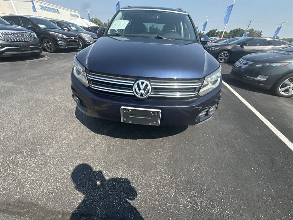2012 Volkswagen Tiguan SE 10