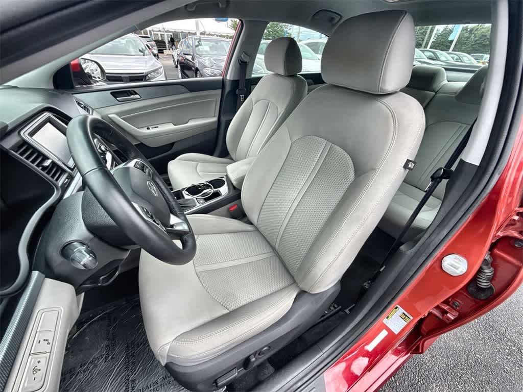 Thumbnail: 2019 Hyundai Sonata - 15