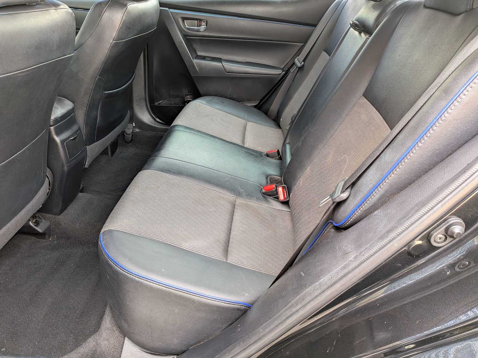 Thumbnail: 2017 Toyota Corolla - 17