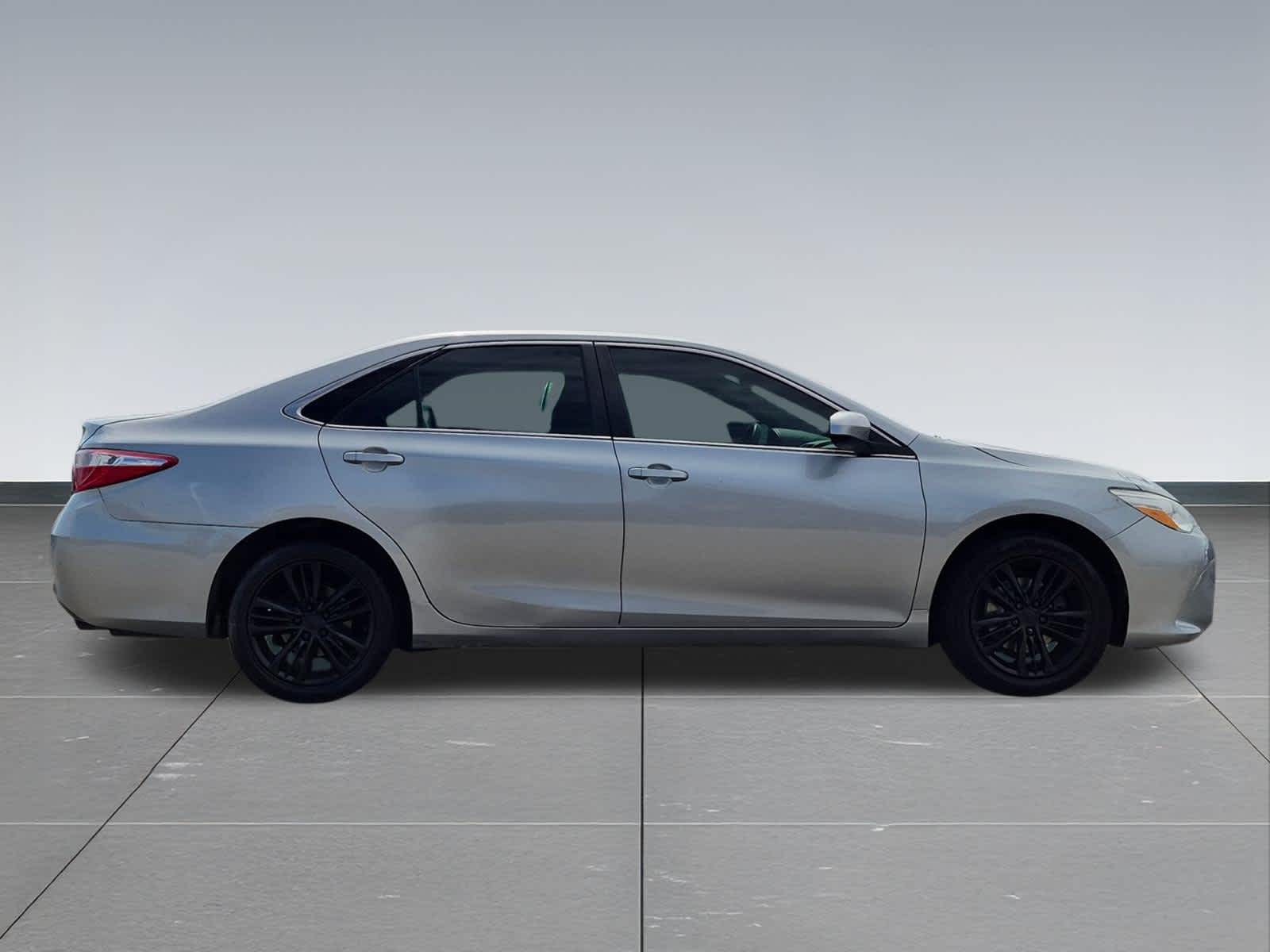 Thumbnail: 2017 Toyota Camry - 10