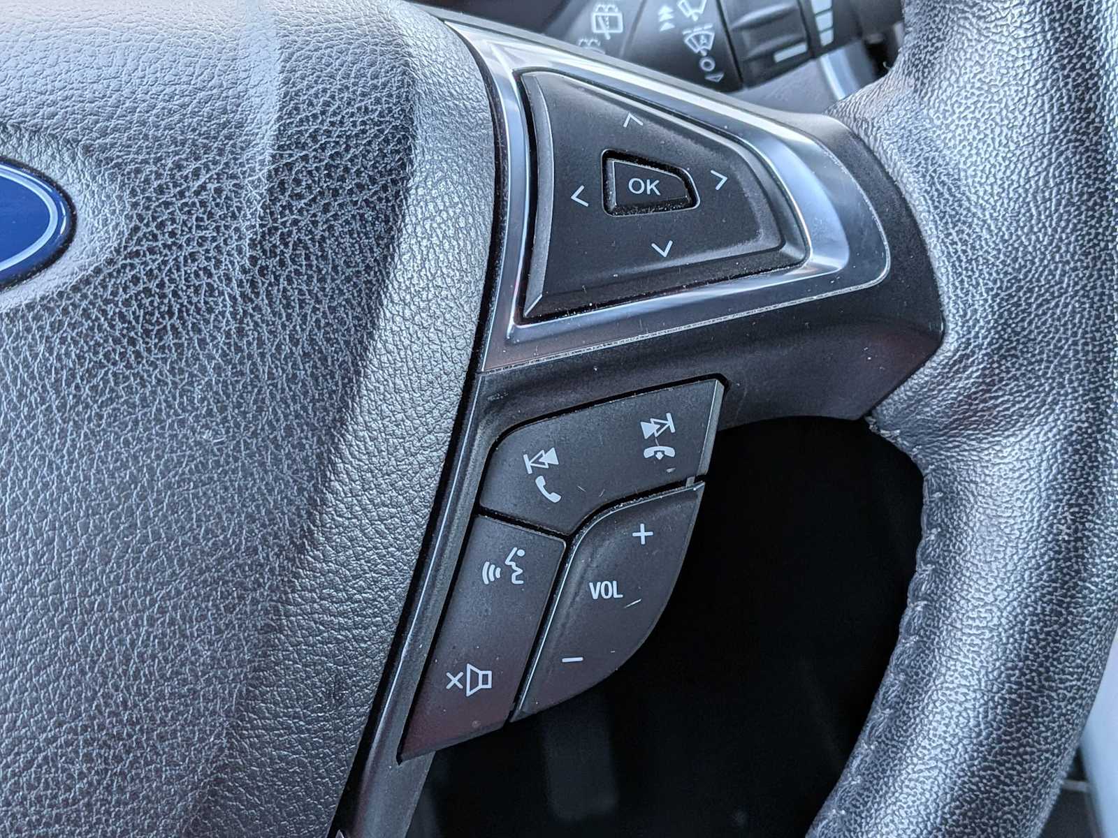 Thumbnail: 2021 Ford Edge - 24