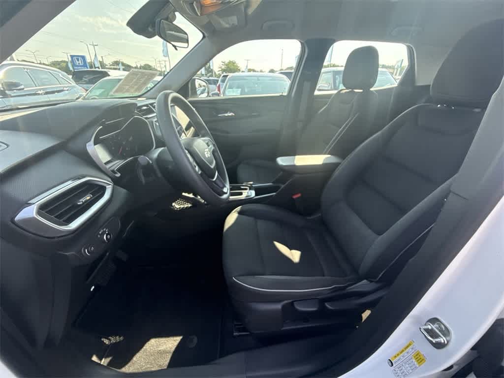 Thumbnail: 2022 Chevrolet TrailBlazer - 2