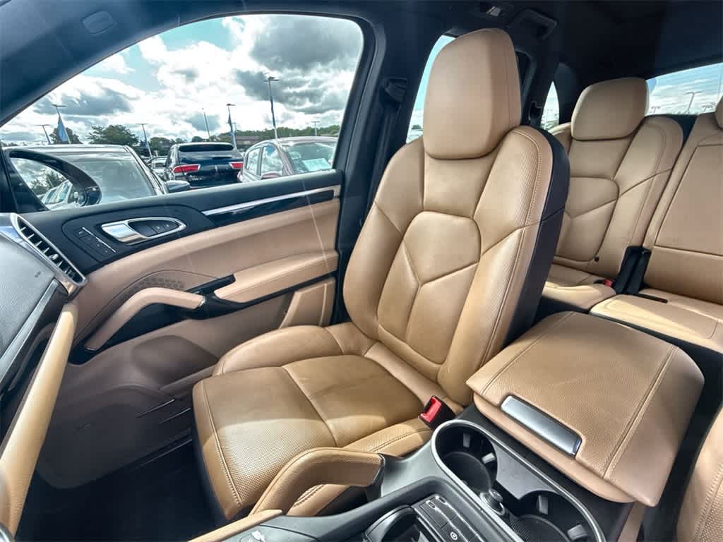 Thumbnail: 2016 Porsche Cayenne - 21