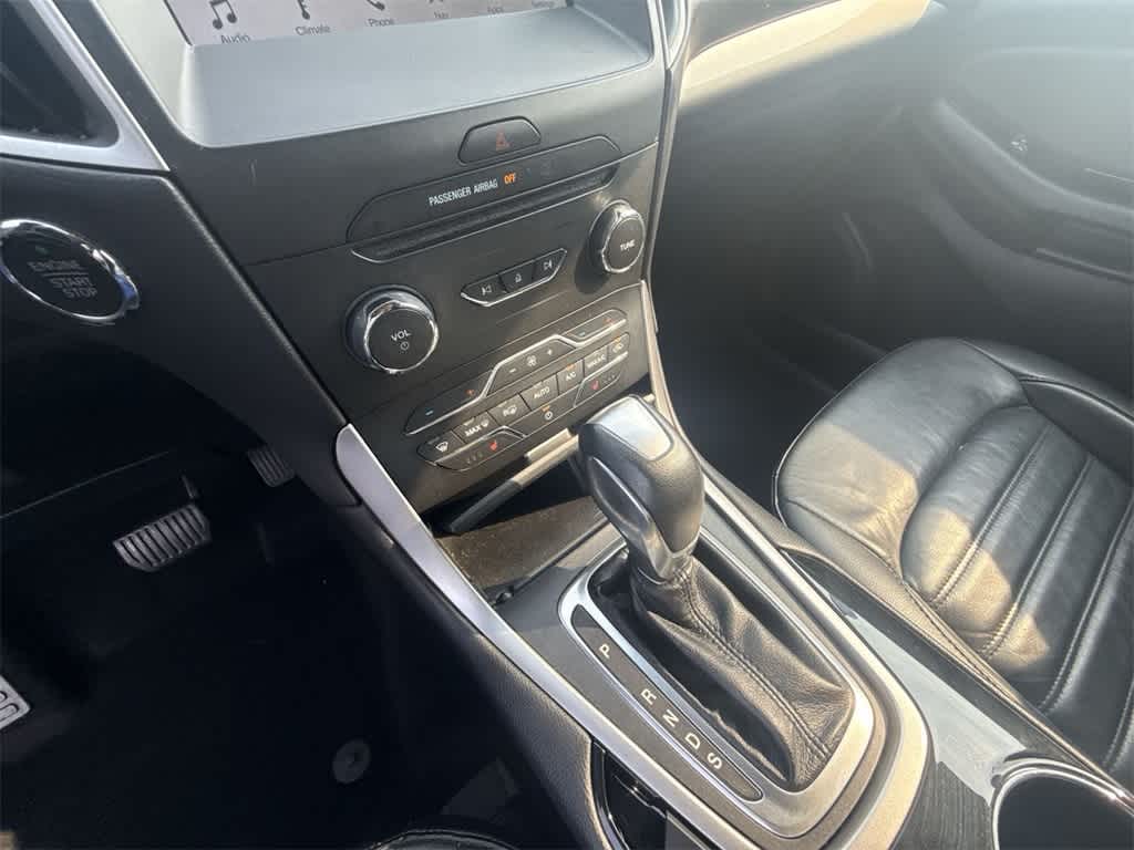 Thumbnail: 2018 Ford Edge - 32