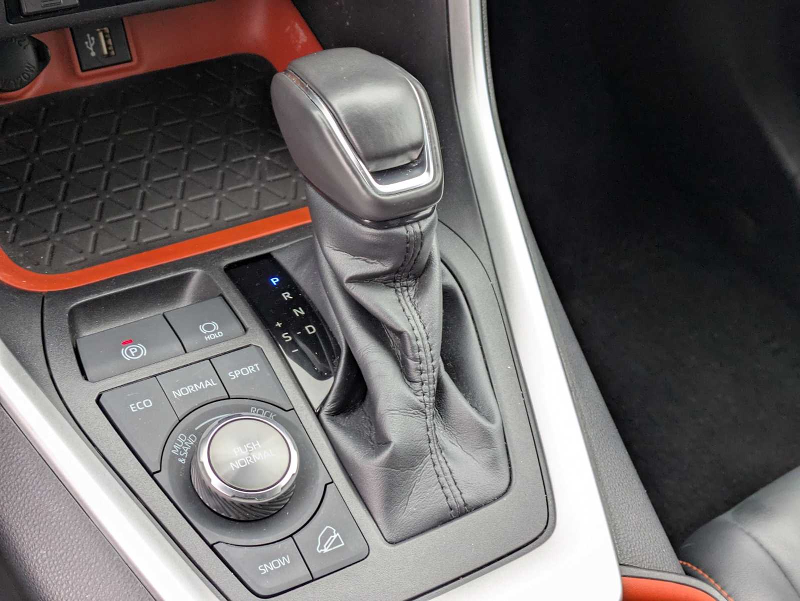 Thumbnail: 2023 Toyota RAV4 - 31