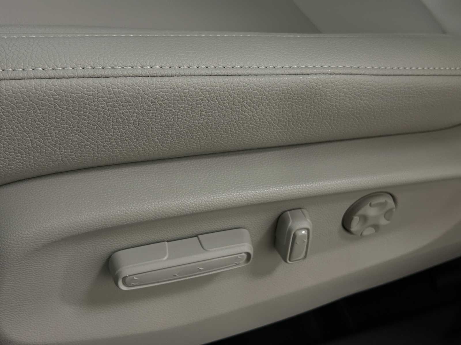 Thumbnail: 2026 Honda Odyssey - 16