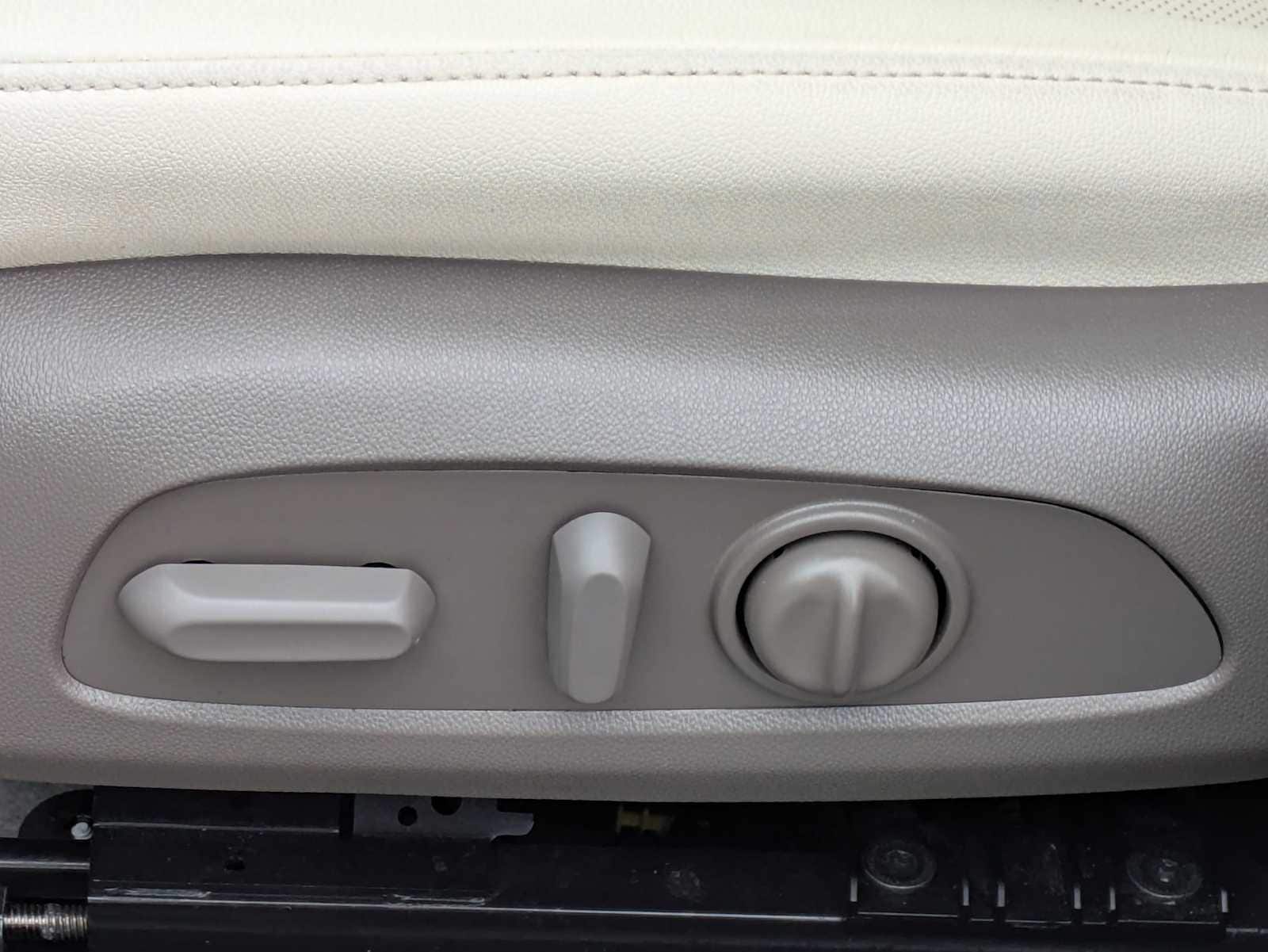 Thumbnail: 2024 Chevrolet Malibu - 16