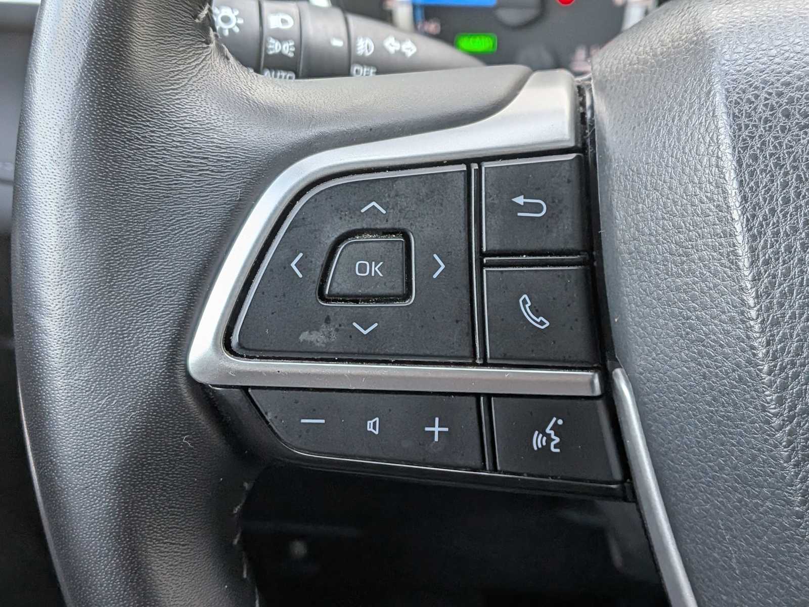 Thumbnail: 2023 Toyota Highlander - 24