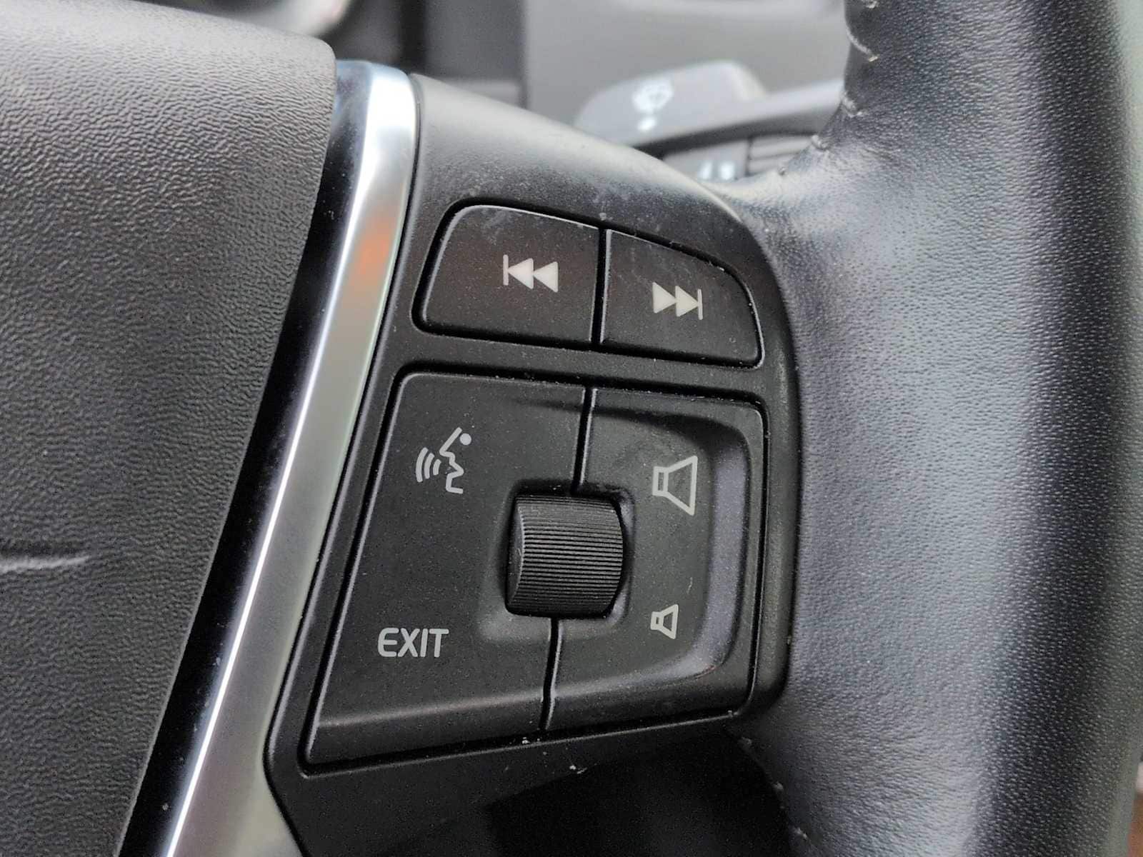 Thumbnail: 2017 Volvo S60 - 24