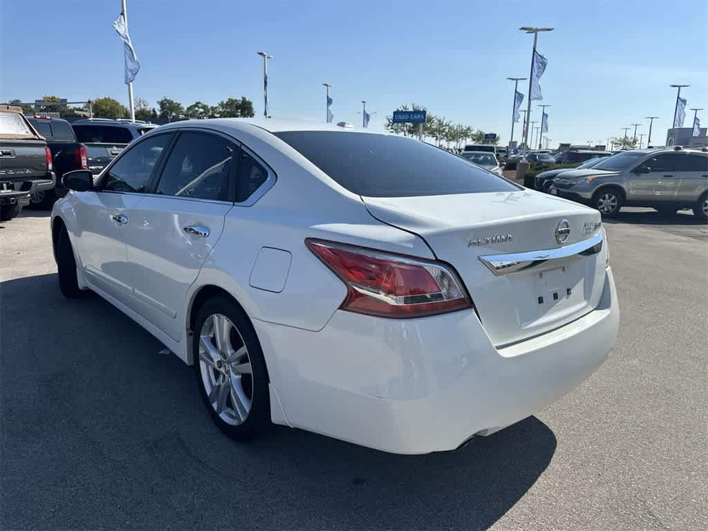 Thumbnail: 2013 Nissan Altima - 3