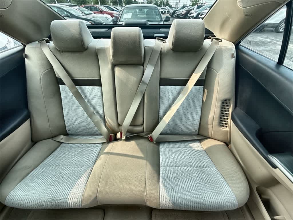 Thumbnail: 2012 Toyota Camry - 18