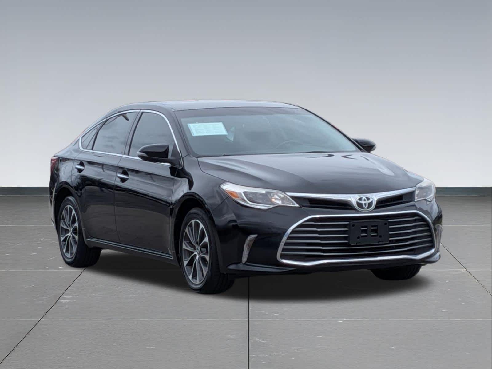 Thumbnail: 2016 Toyota Avalon - 8