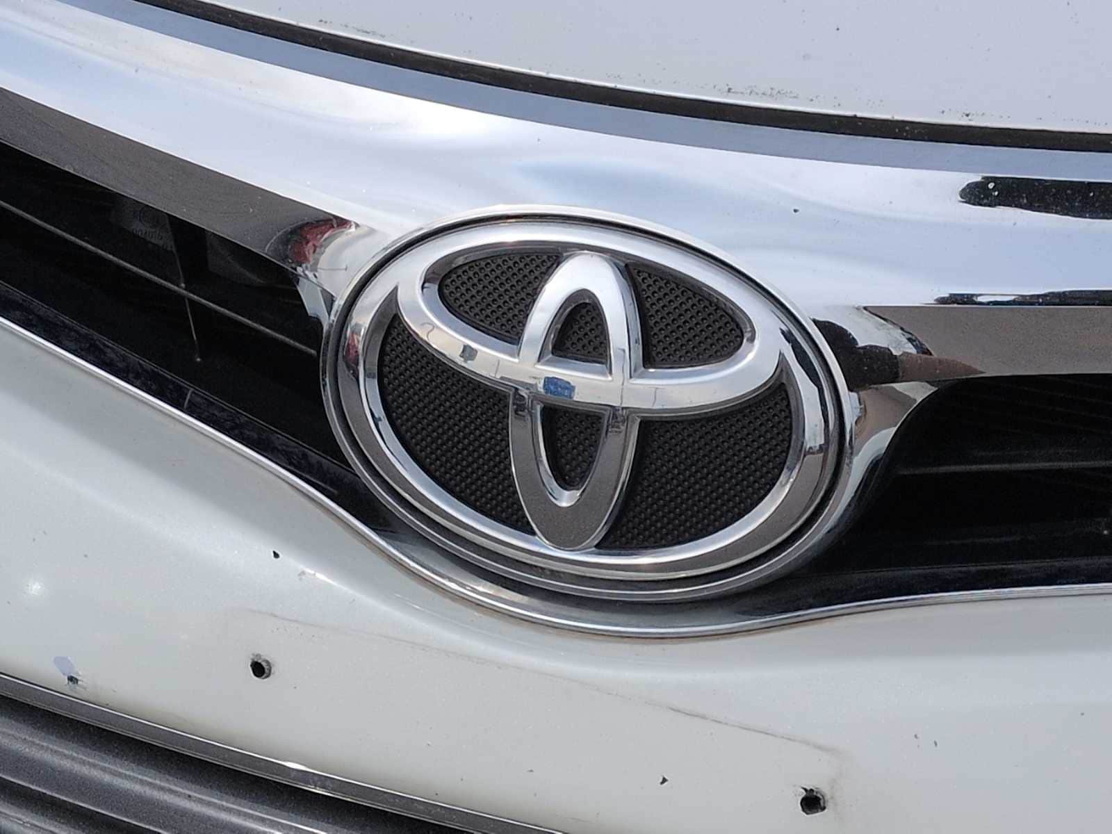 Thumbnail: 2013 Toyota Avalon - 10