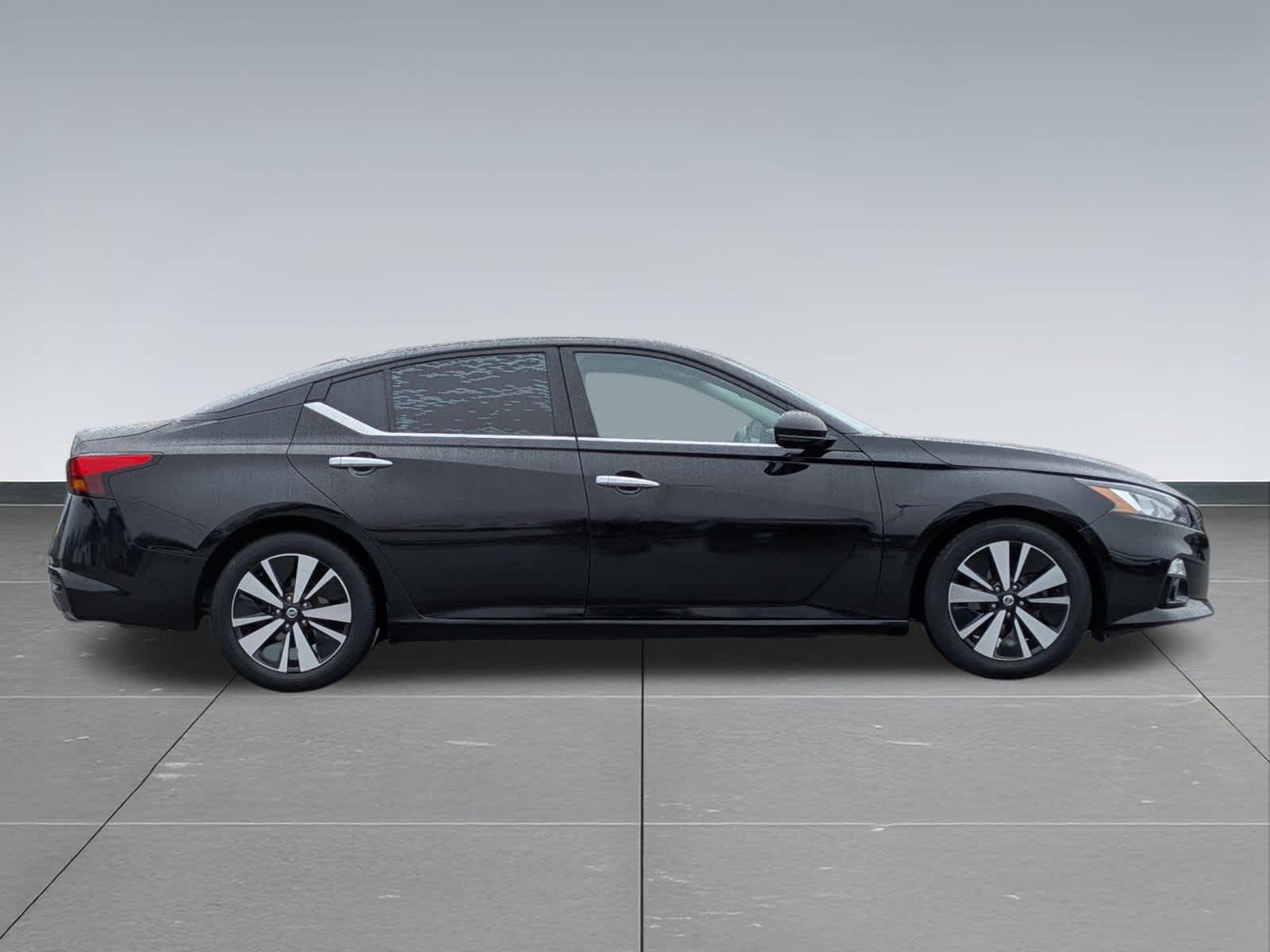 Thumbnail: 2019 Nissan Altima - 7