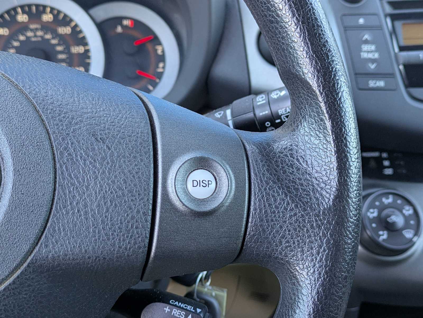 Thumbnail: 2011 Toyota RAV4 - 20