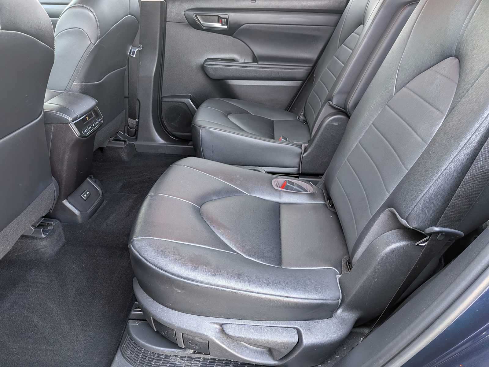 Thumbnail: 2023 Toyota Highlander - 19