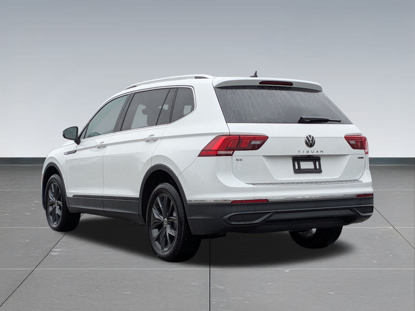 Thumbnail: 2024 Volkswagen Tiguan - 4