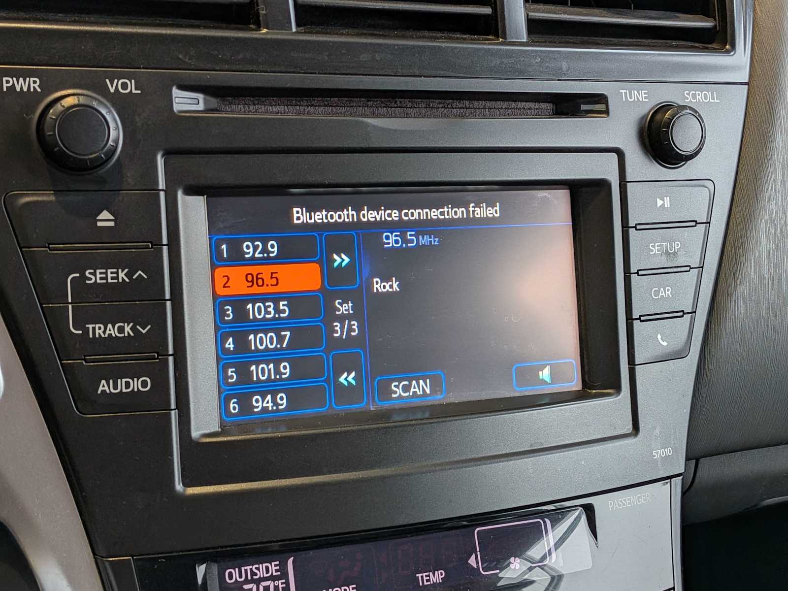 Thumbnail: 2014 Toyota Prius v - 25