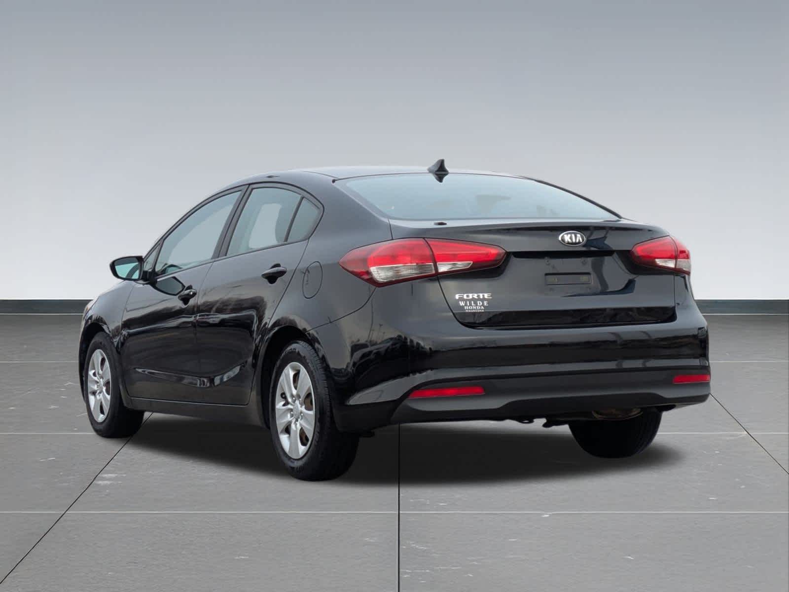Thumbnail: 2017 Kia Forte - 5