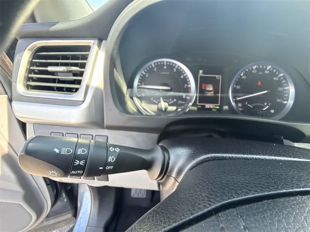 Thumbnail: 2019 Toyota Highlander - 27