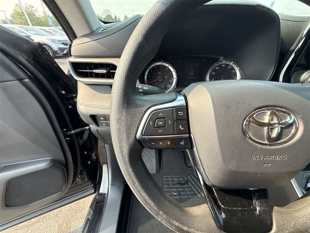 Thumbnail: 2021 Toyota Highlander - 23