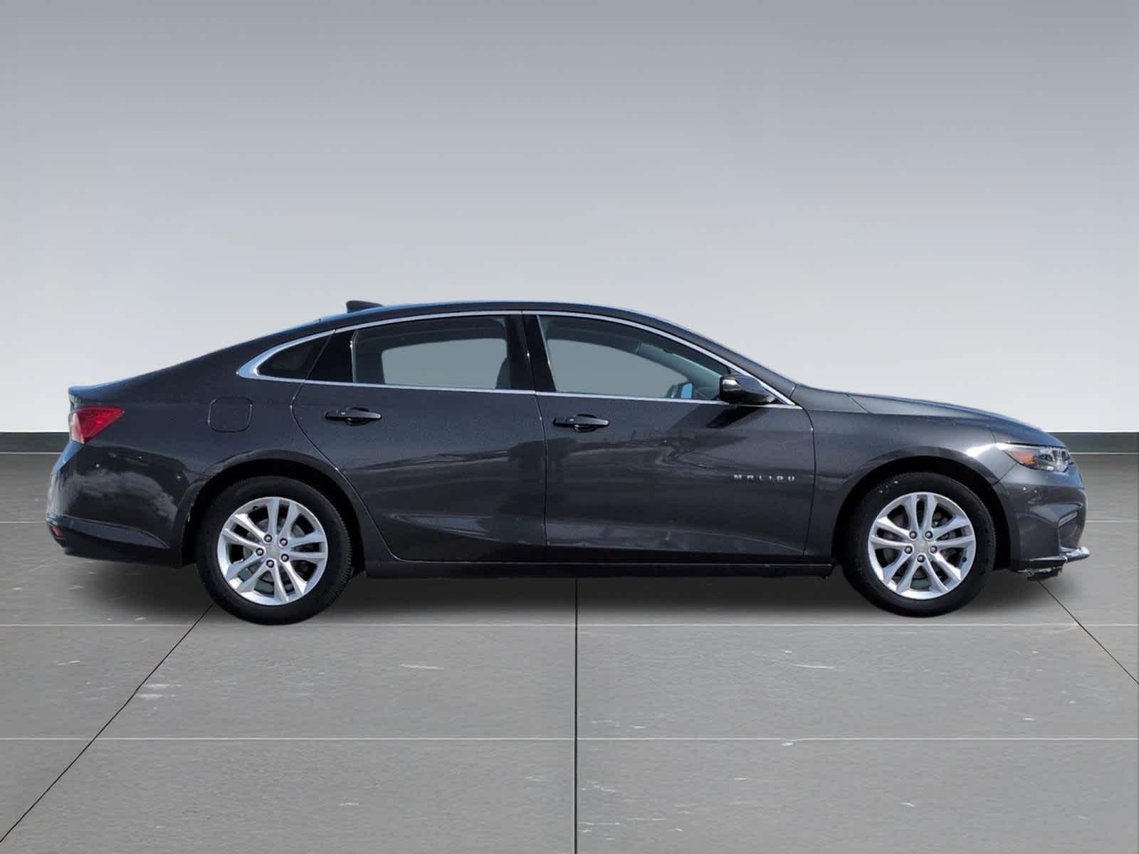 Thumbnail: 2016 Chevrolet Malibu - 7