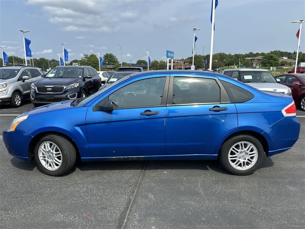 2010 Ford Focus SE 2