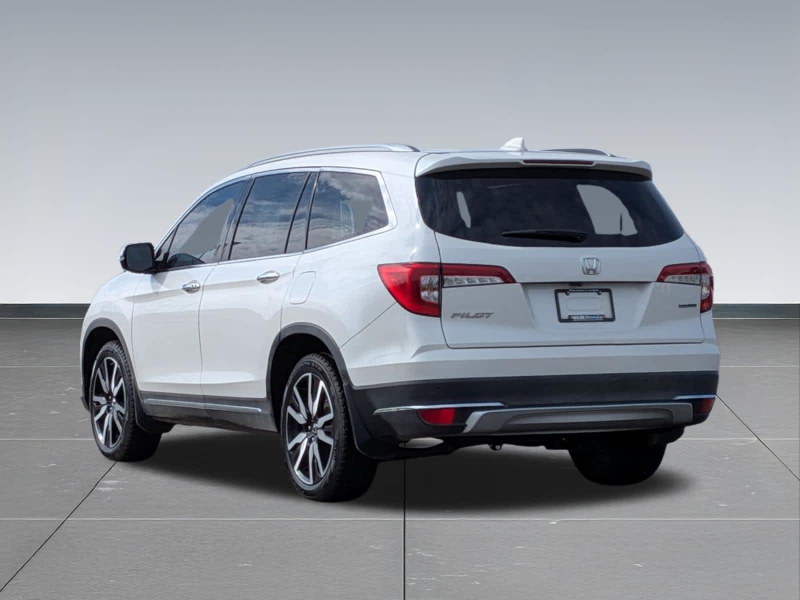 Thumbnail: 2019 Honda Pilot - 3