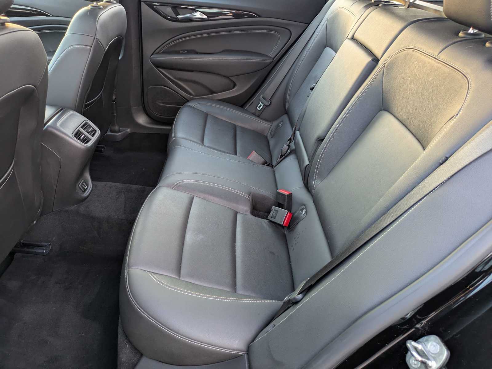 Thumbnail: 2018 Buick Regal - 19