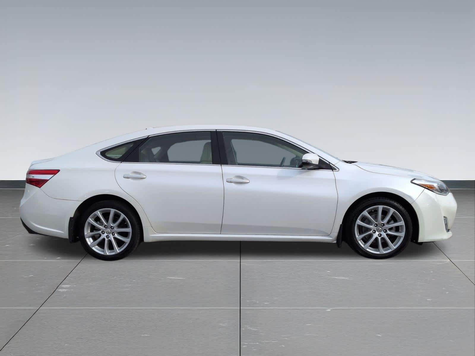 Thumbnail: 2013 Toyota Avalon - 7