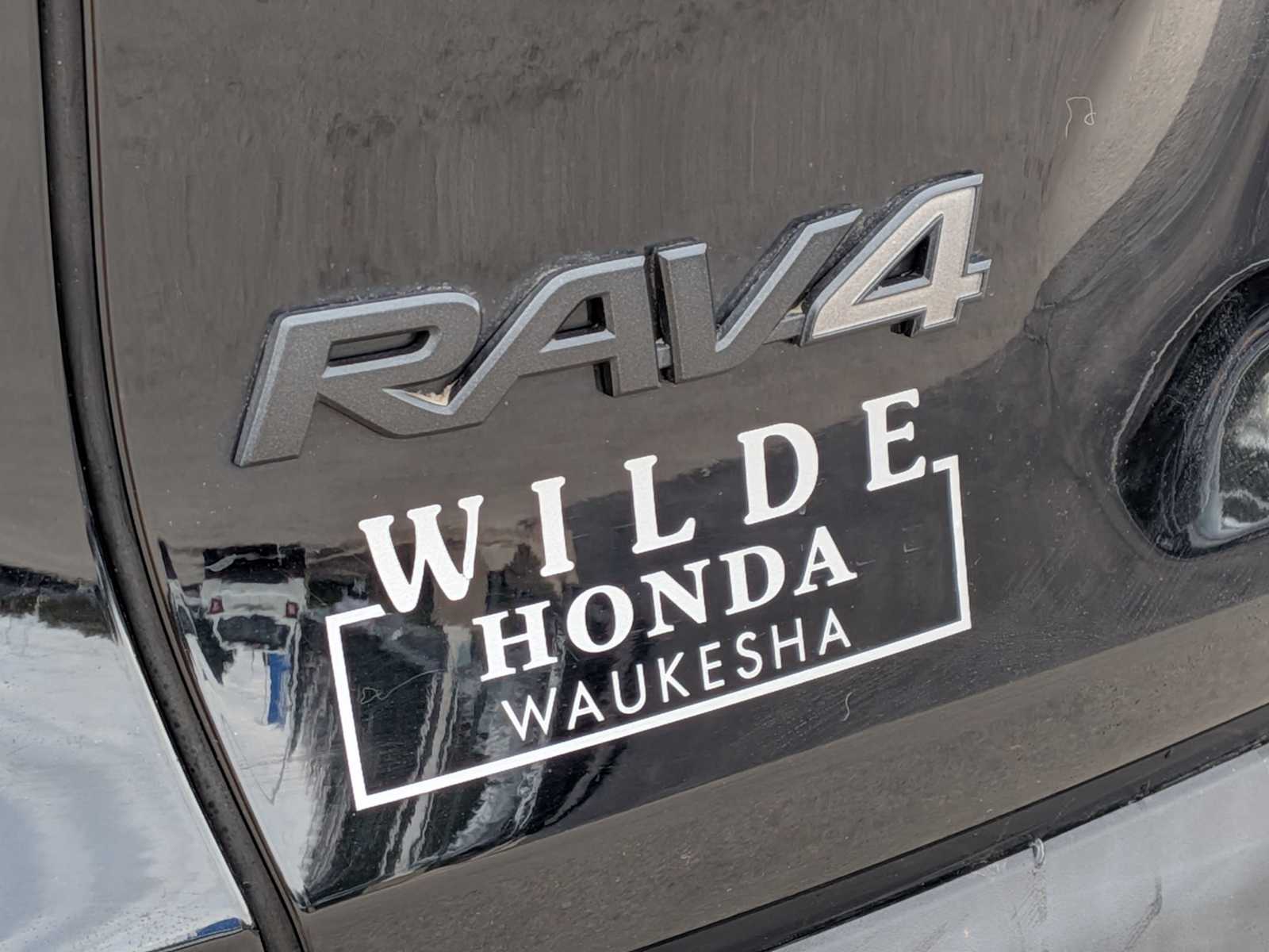 Thumbnail: 2019 Toyota RAV4 - 12