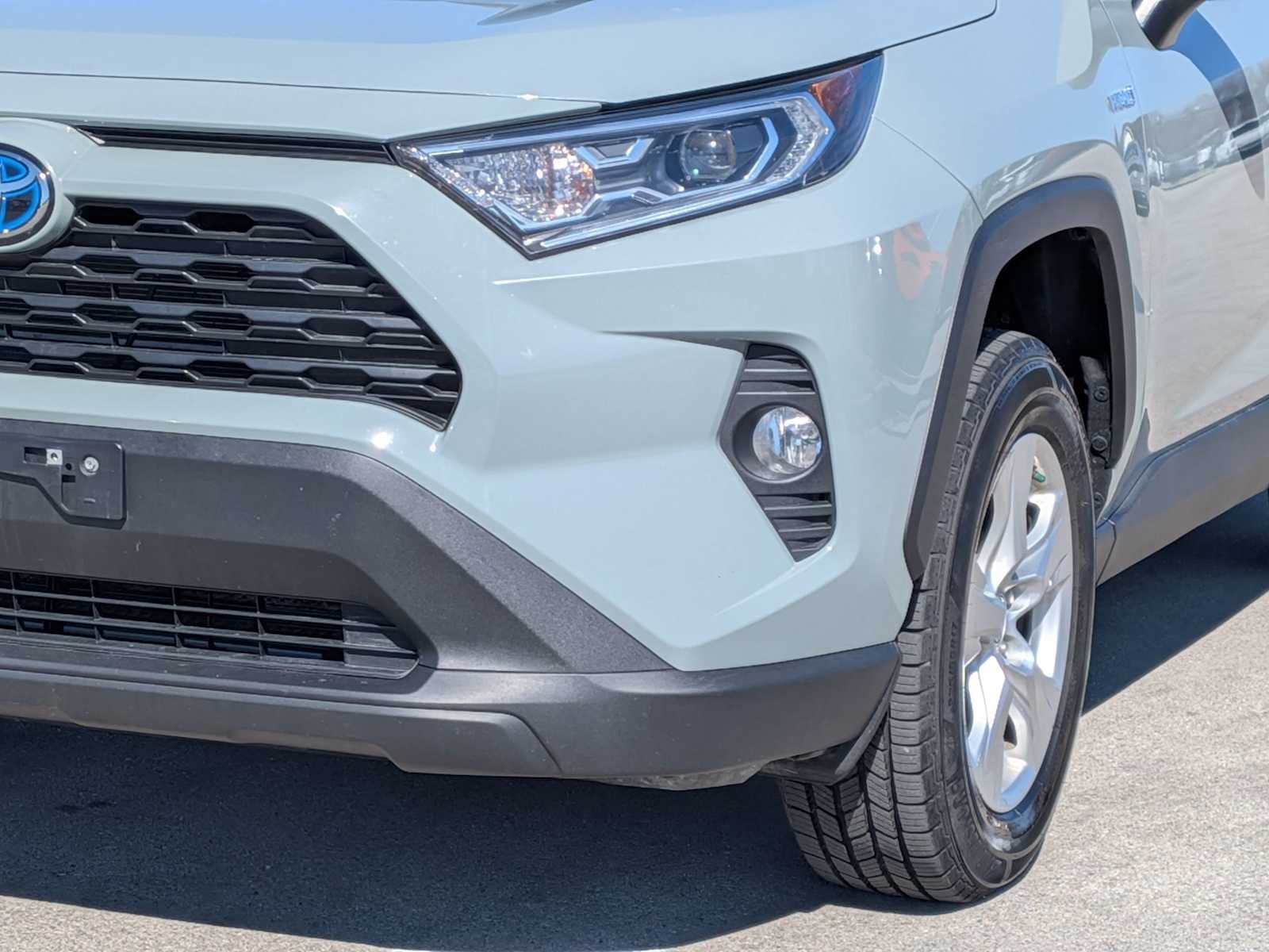 Thumbnail: 2021 Toyota RAV4 - 10