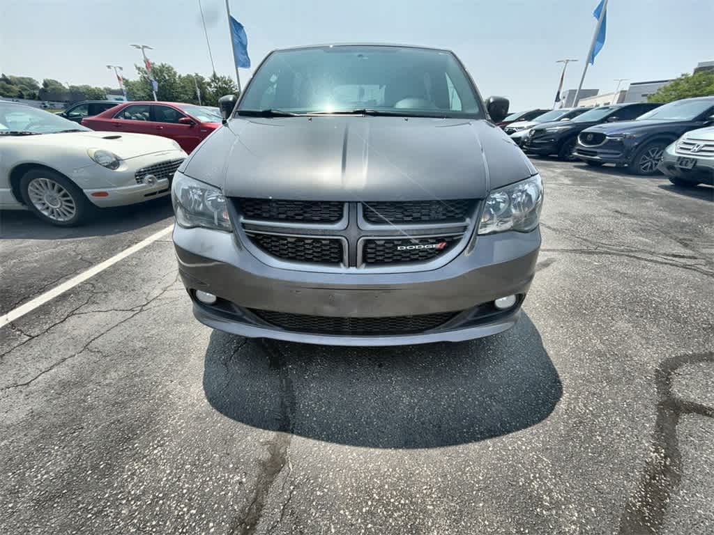 2017 Dodge Grand Caravan GT 9