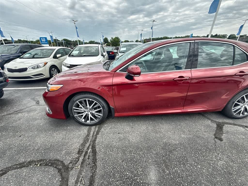 2022 Toyota Camry XLE 3