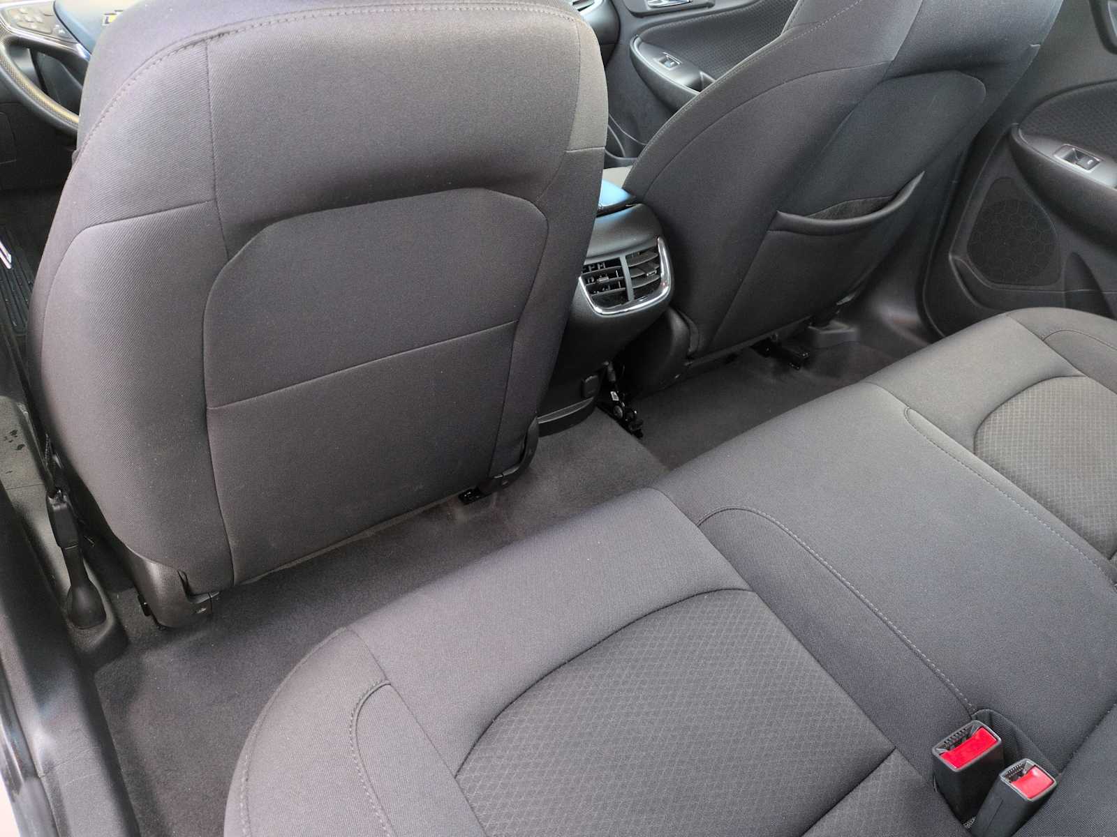 Thumbnail: 2023 Chevrolet Malibu - 18