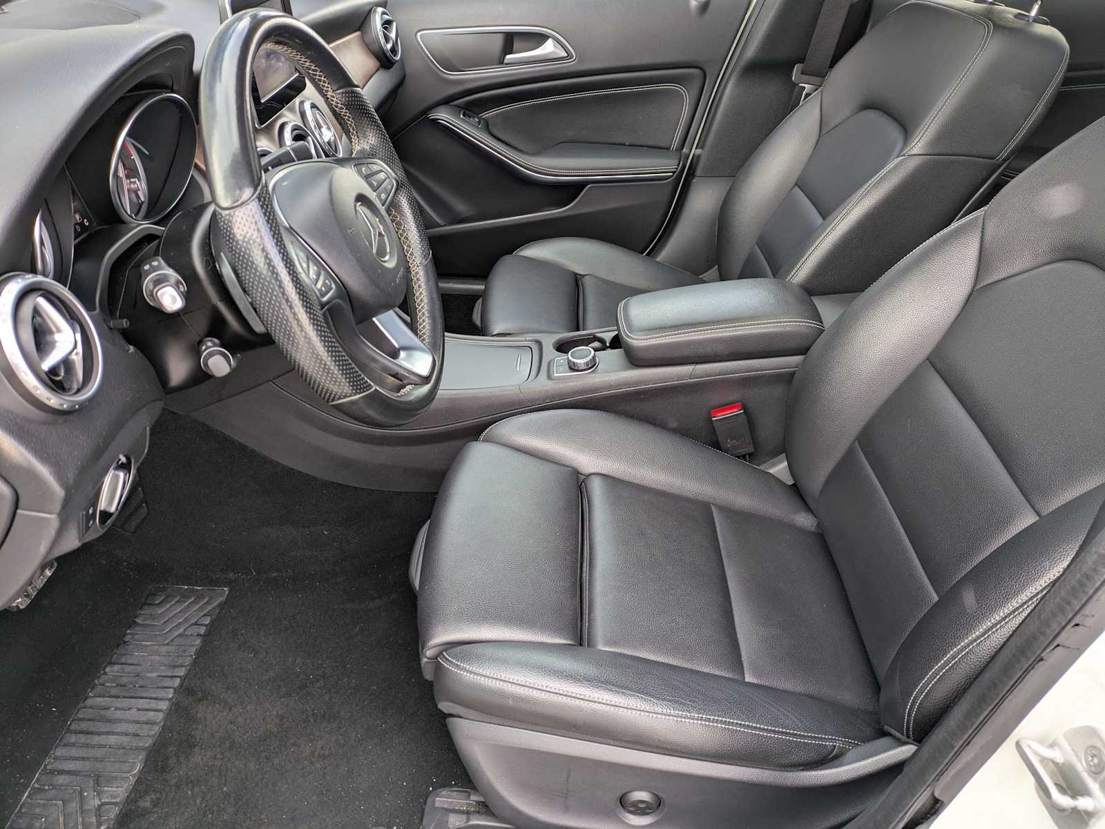 Thumbnail: 2016 Mercedes-Benz GLA - 15