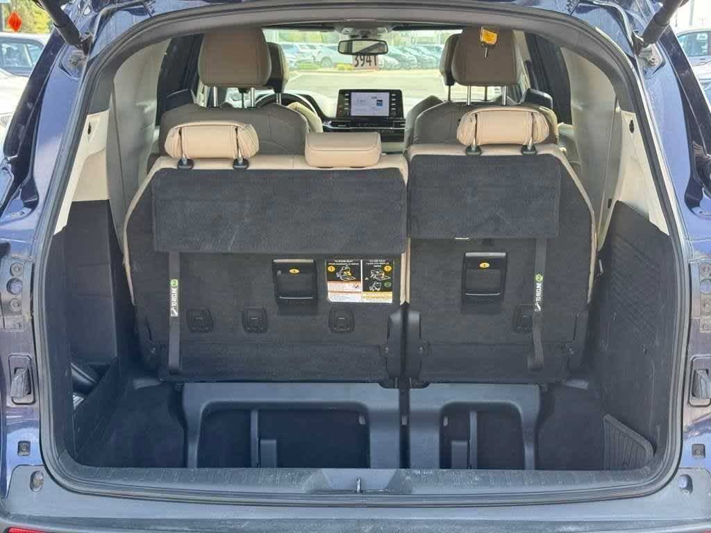 Thumbnail: 2022 Toyota Sienna - 6