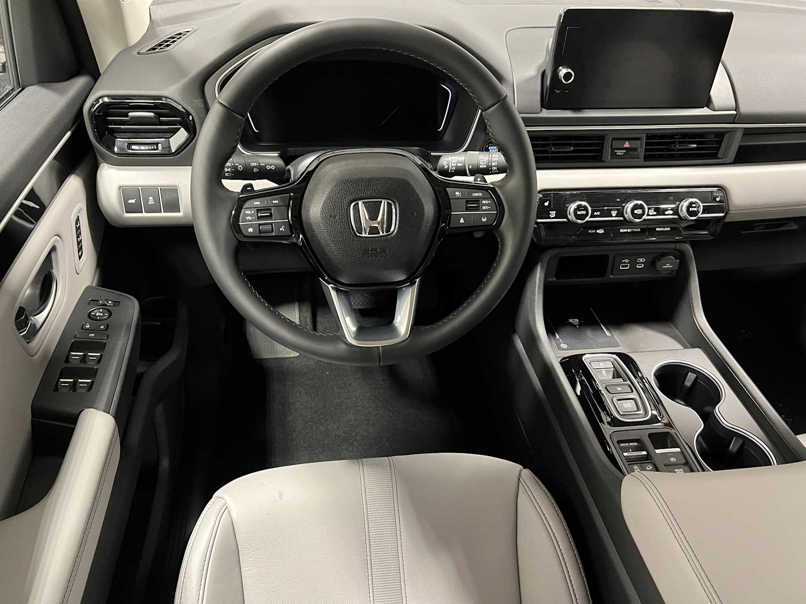 Thumbnail: 2025 Honda Pilot - 18