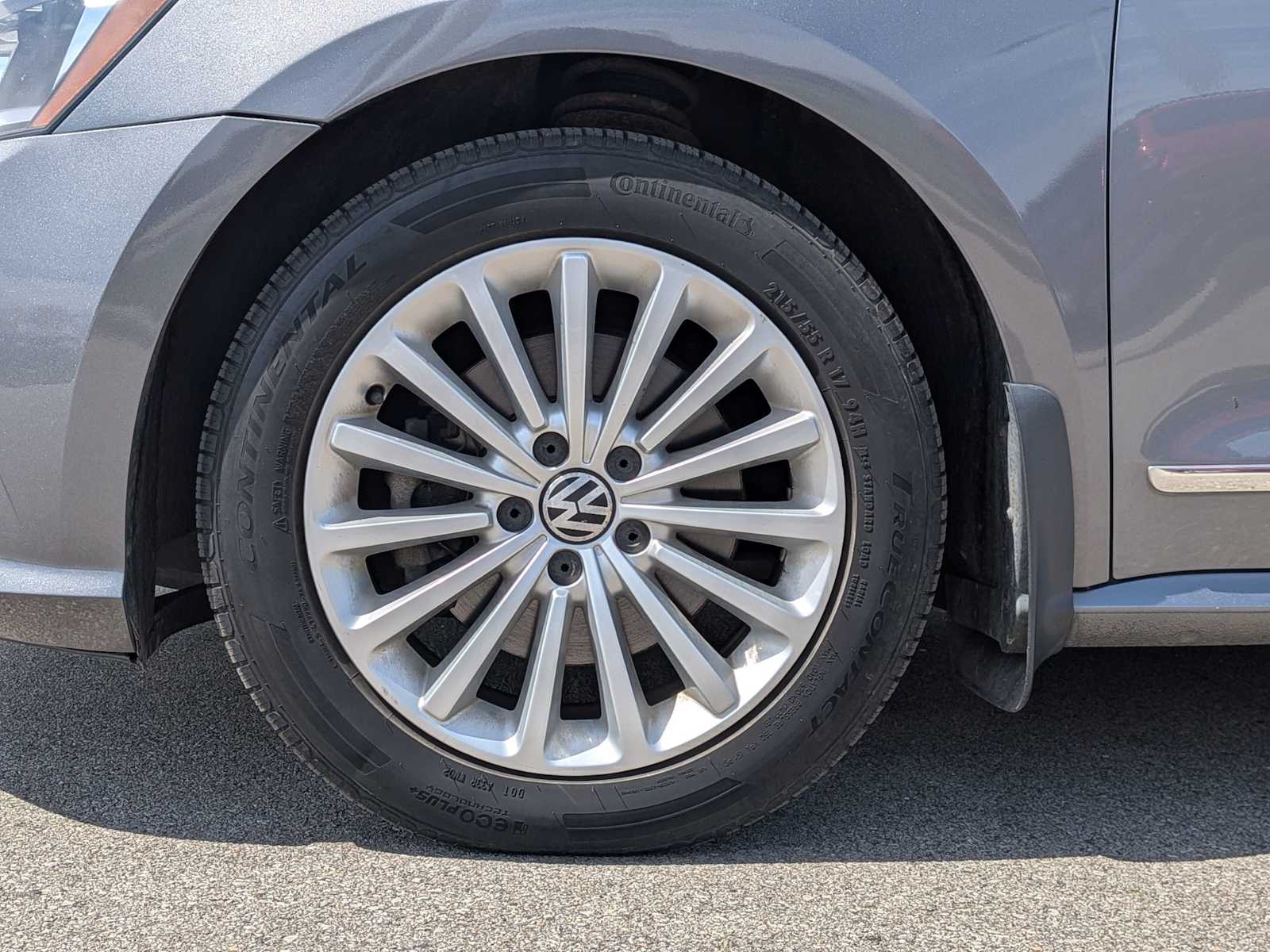 Thumbnail: 2016 Volkswagen Passat - 13