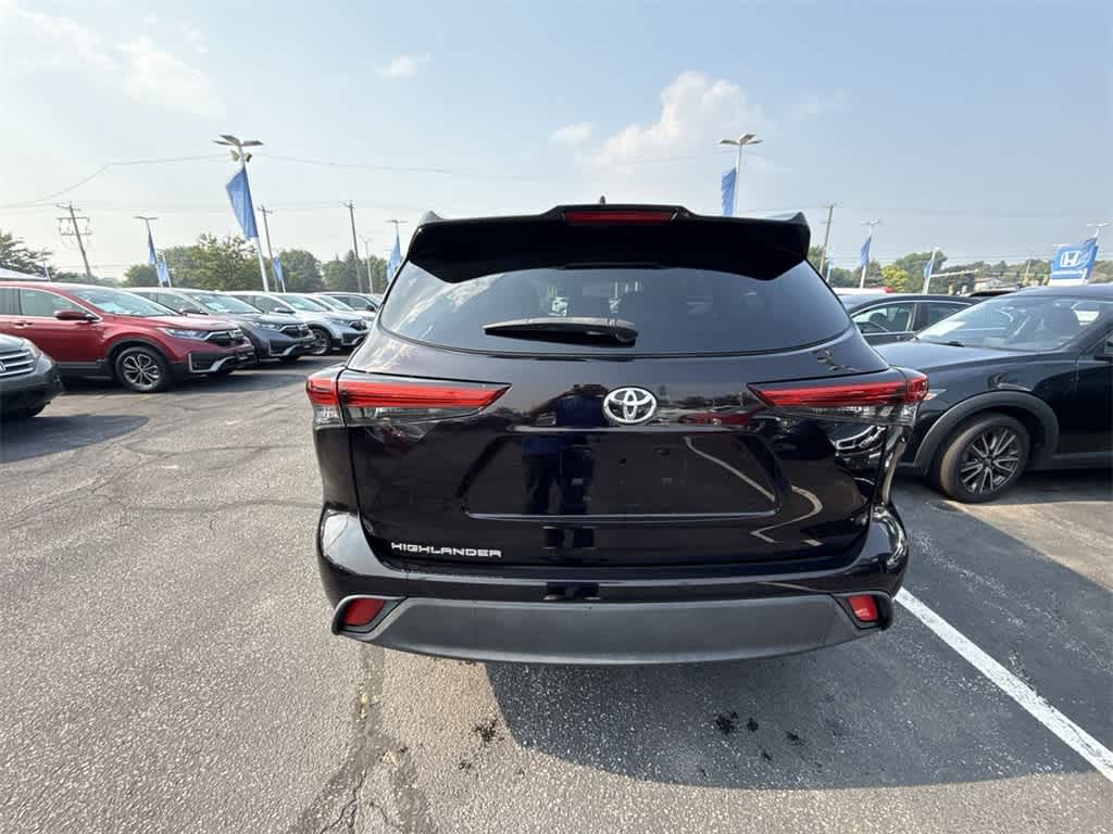 Thumbnail: 2021 Toyota Highlander - 5