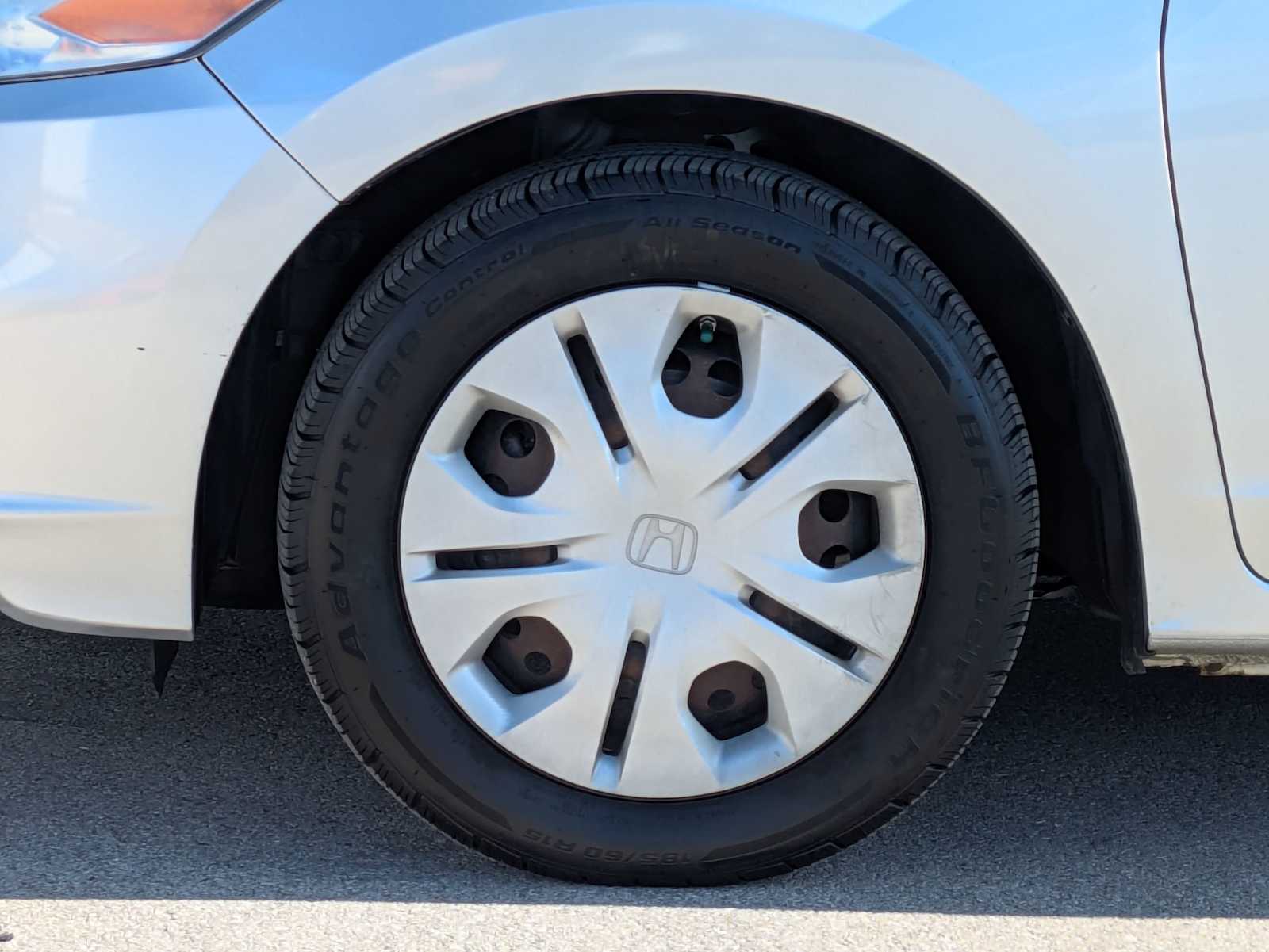 Thumbnail: 2013 Honda Insight - 13