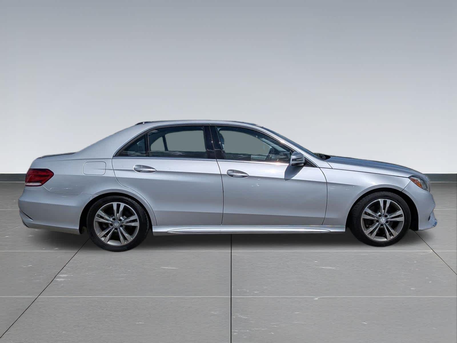 Thumbnail: 2015 Mercedes-Benz E-Class - 6
