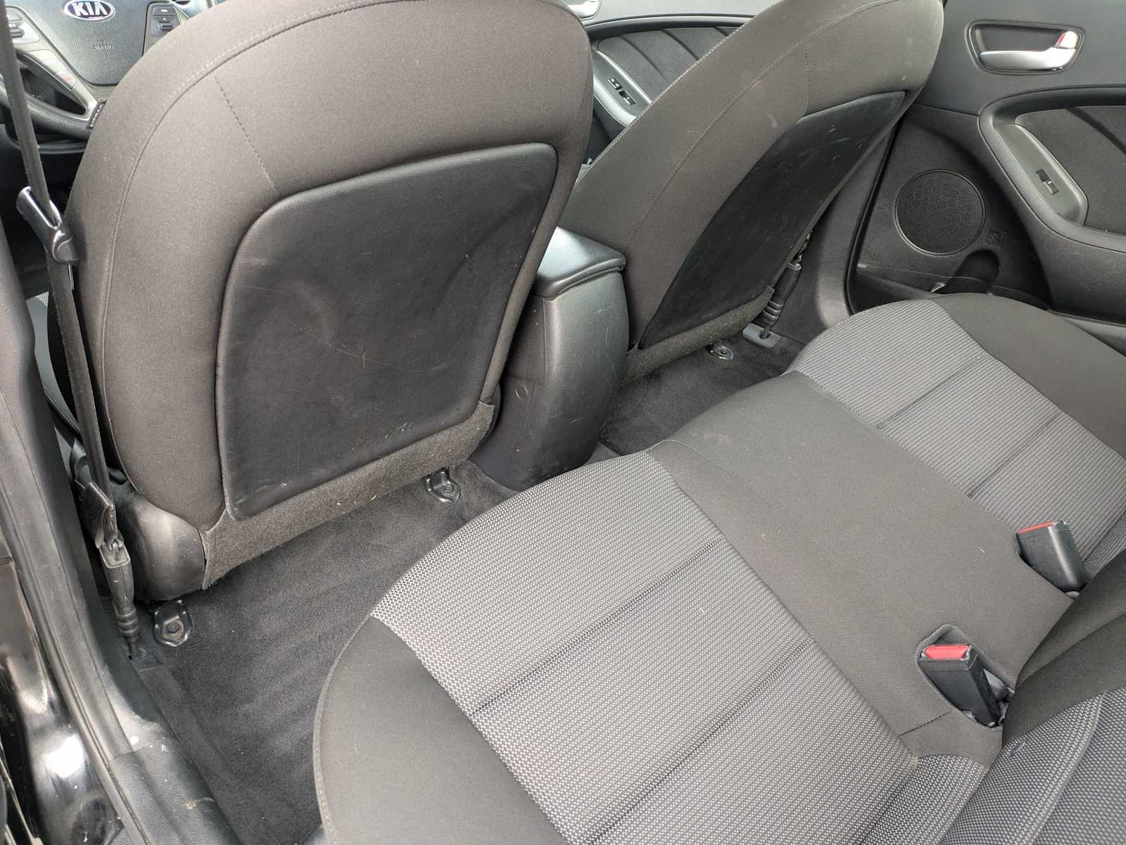 Thumbnail: 2017 Kia Forte - 9