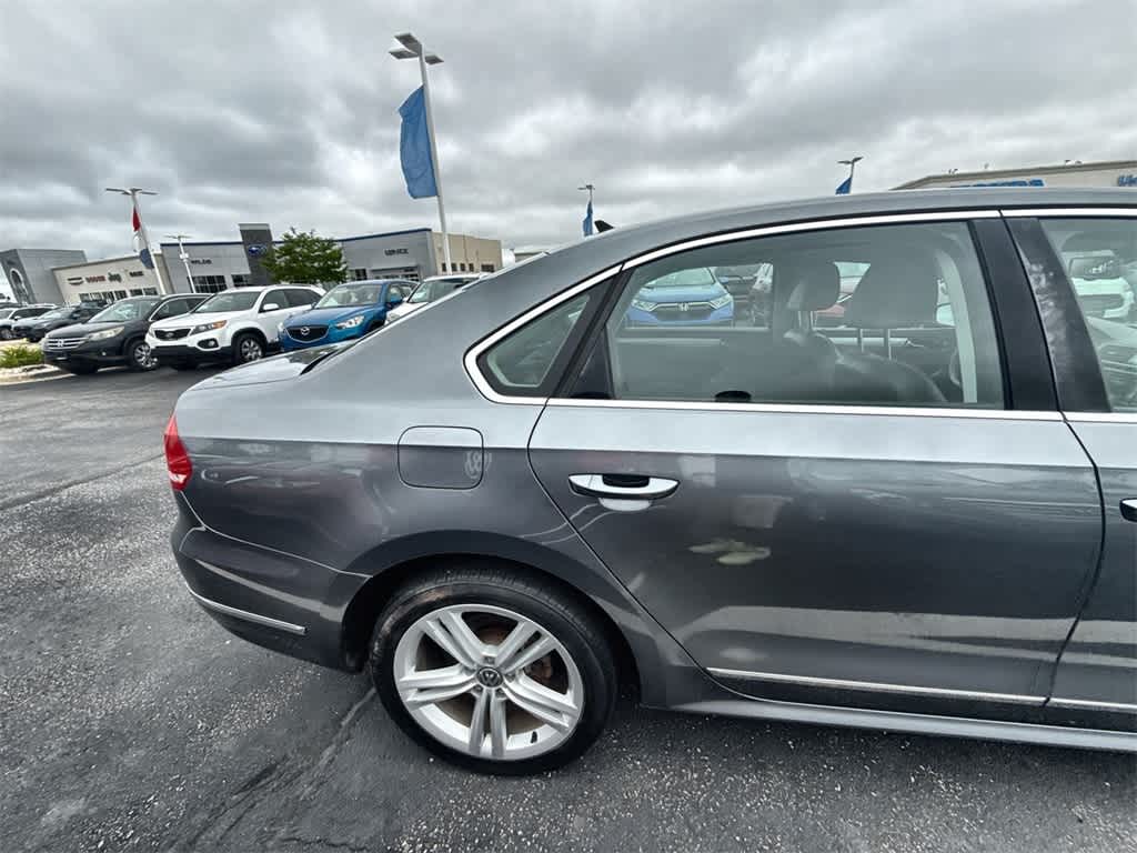 Thumbnail: 2013 Volkswagen Passat - 6
