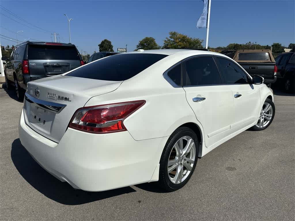 Thumbnail: 2013 Nissan Altima - 5