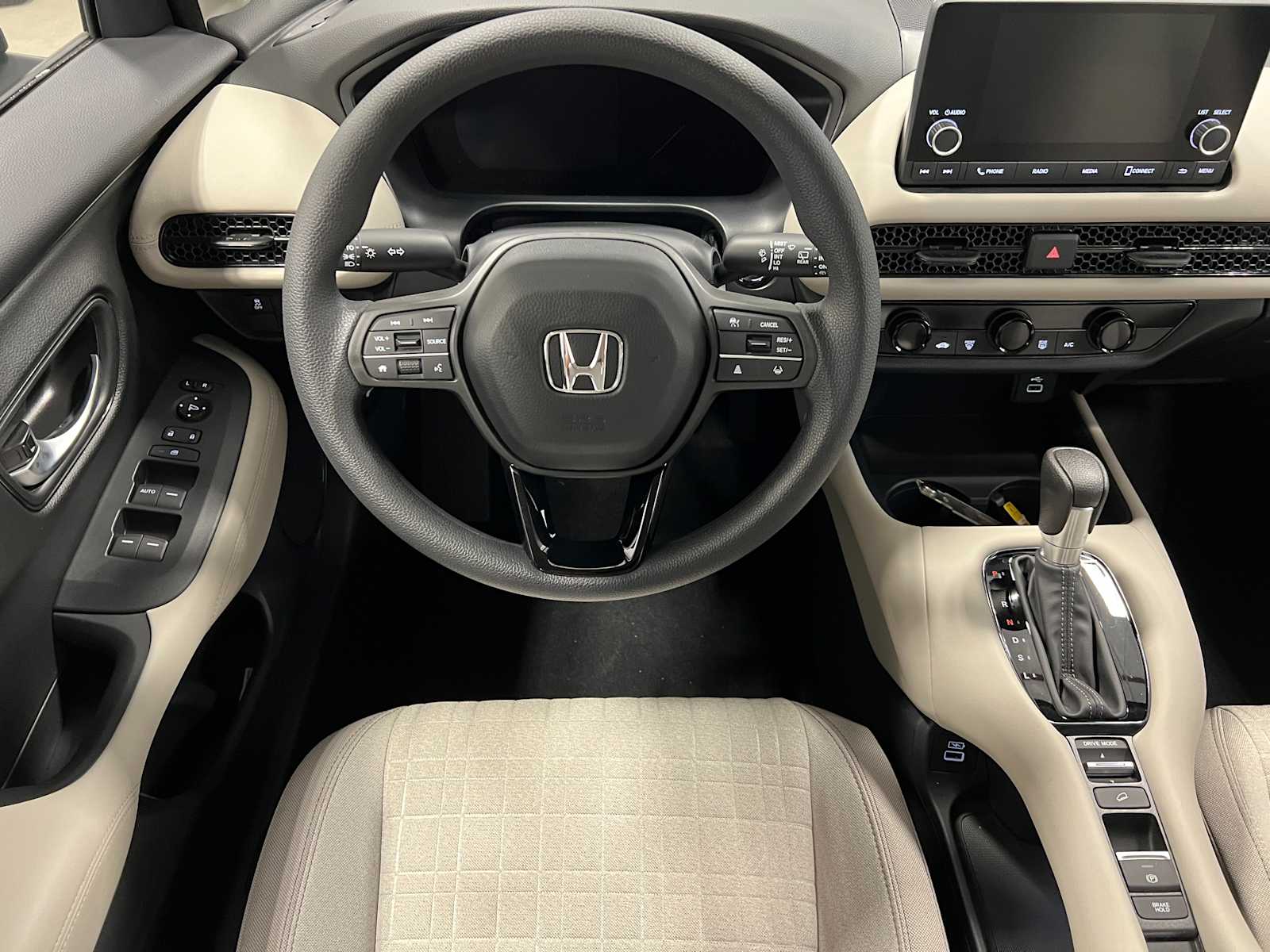2025 Honda HR-V LX 16