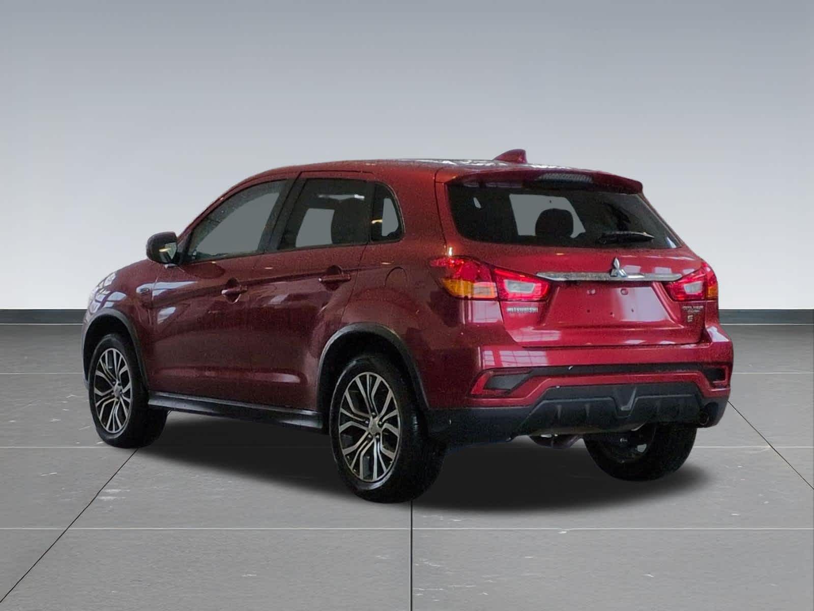 Thumbnail: 2018 Mitsubishi Outlander Sport - 4